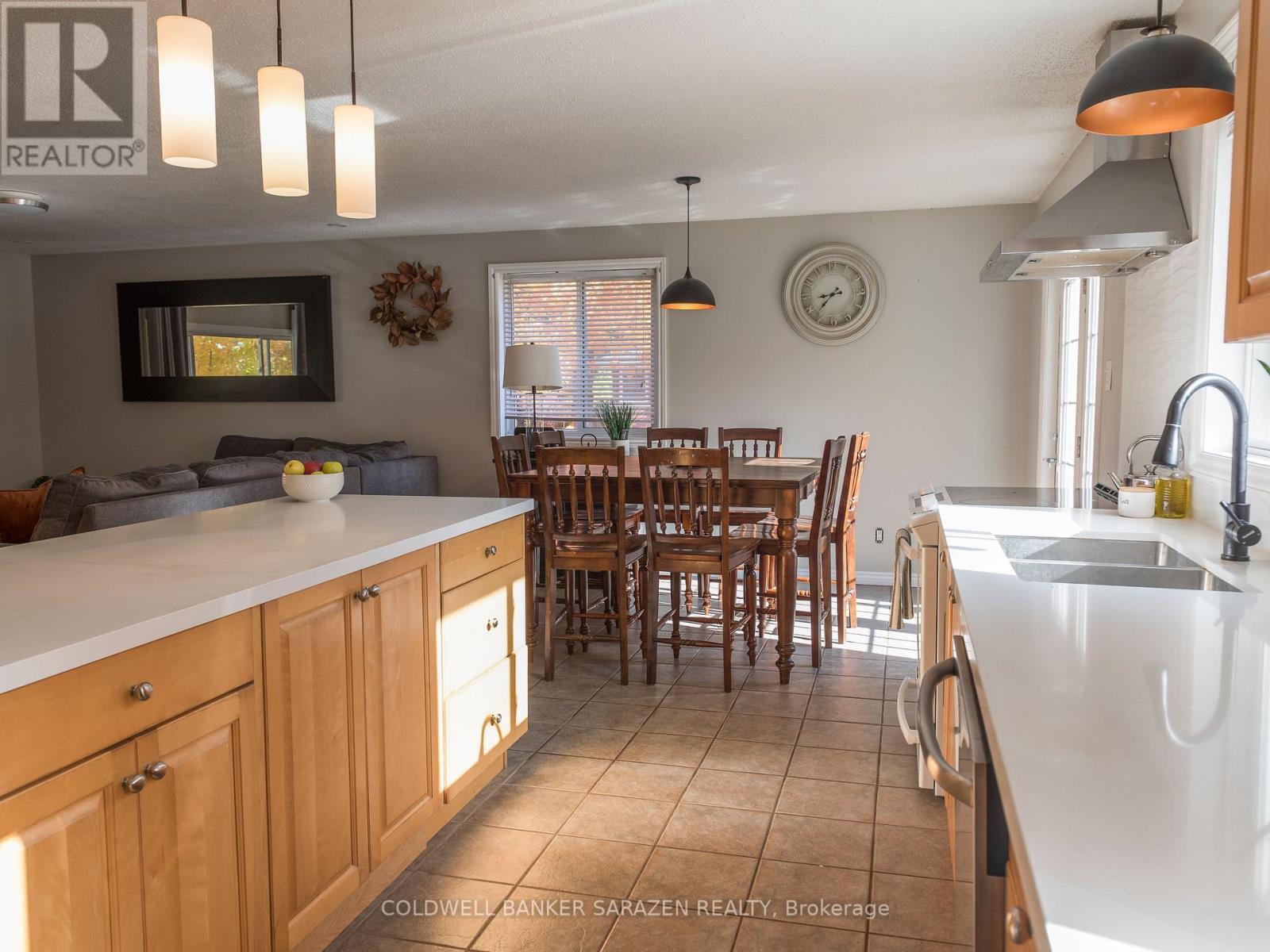 Property Photo:  875 Usborne Street  ON K0A 1G0 