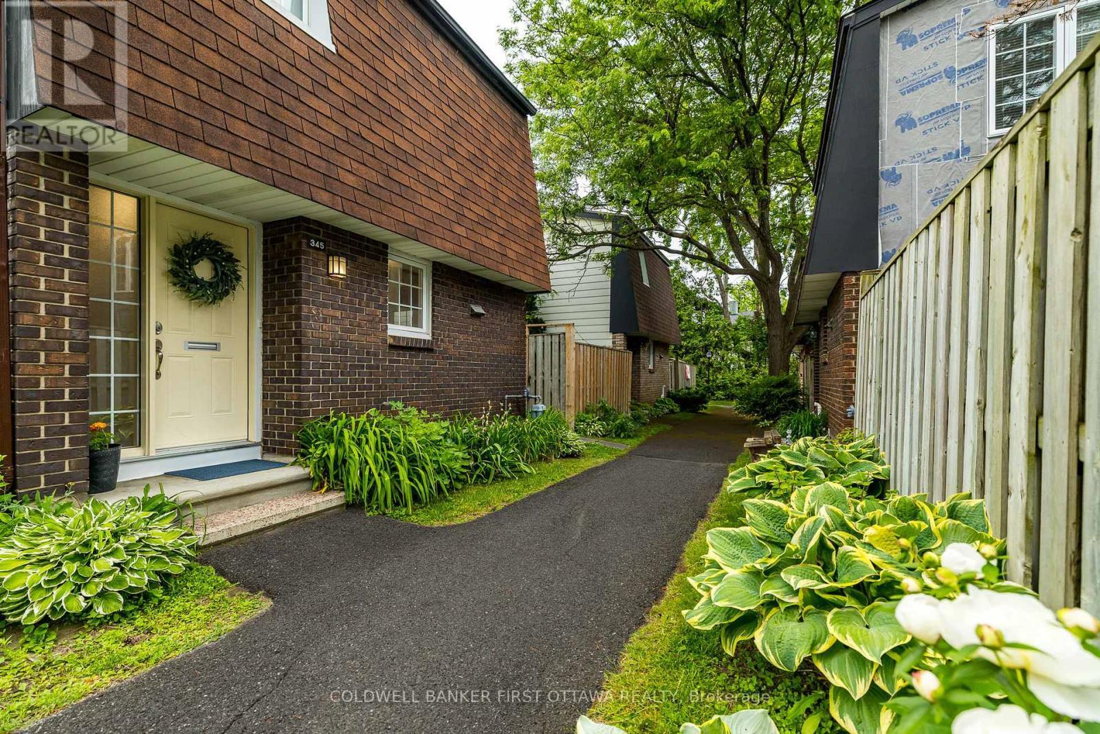 Property Photo:  345 Kintyre Private  ON K2C 3M6 