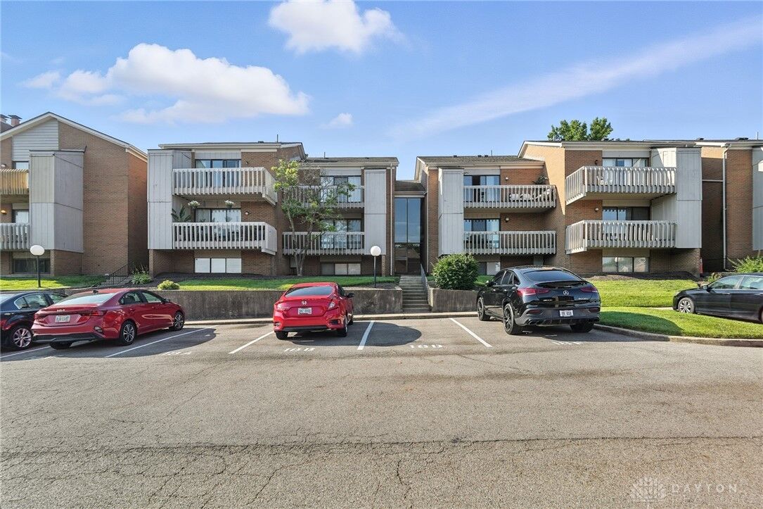 Property Photo:  1118 Eagle Feather Circle Apt D  OH 45449 