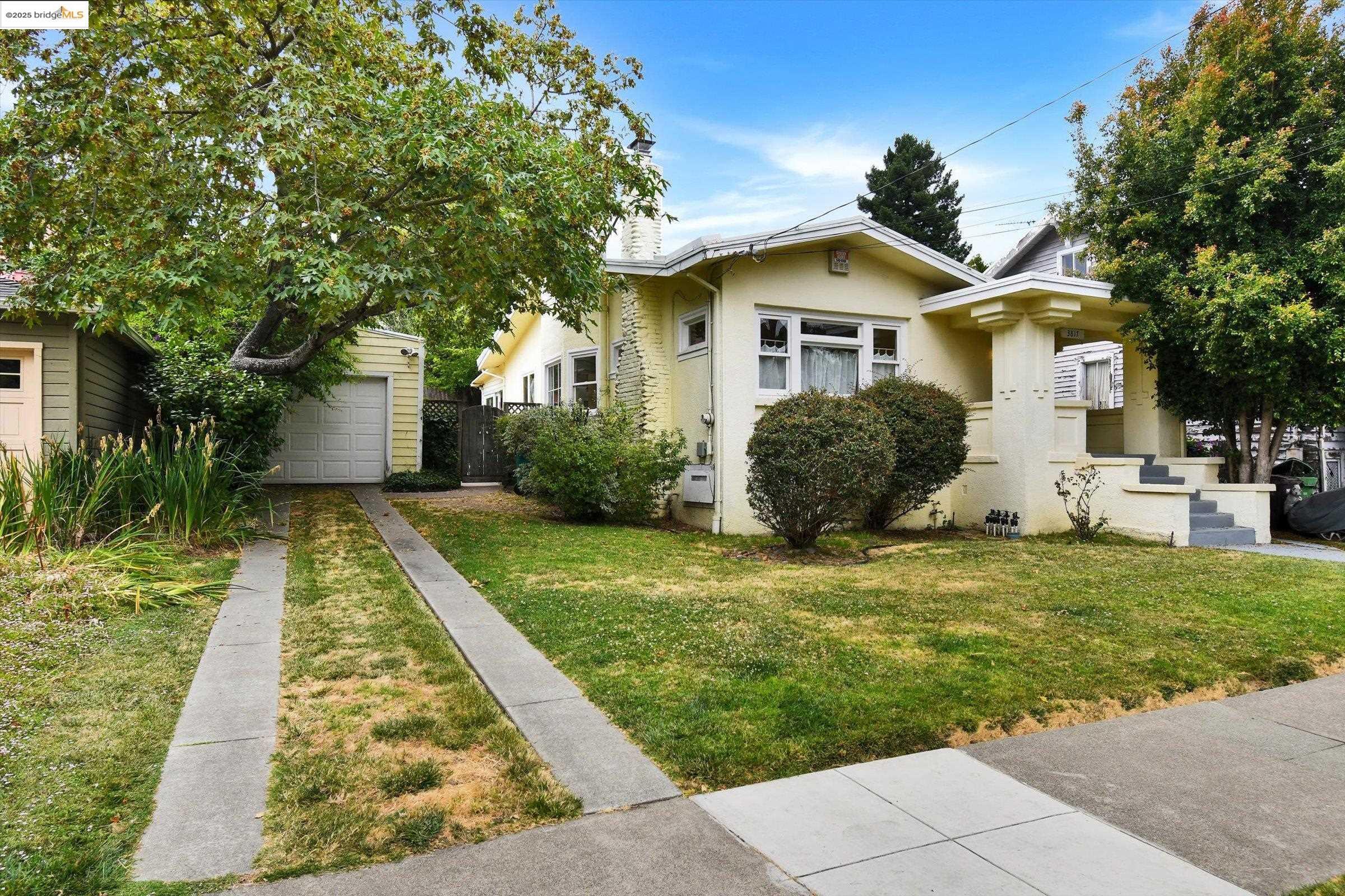 Property Photo: 3817 Woodruff Ave CA 94602