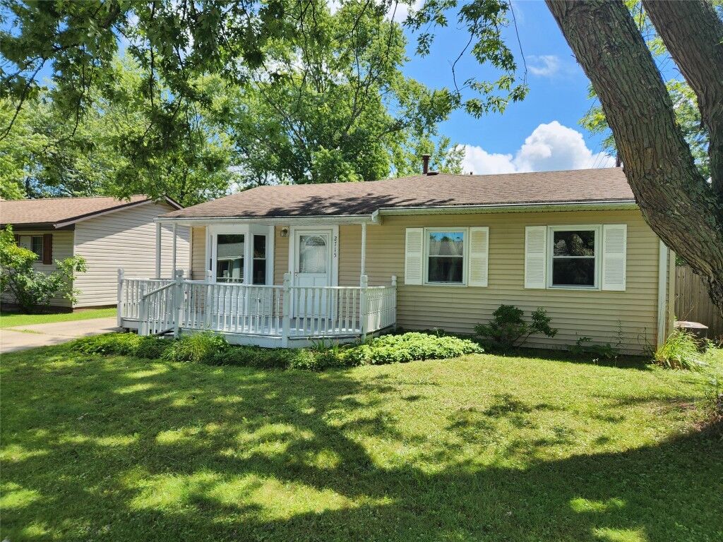 Property Photo: 2715 E 30th Street PA 16510