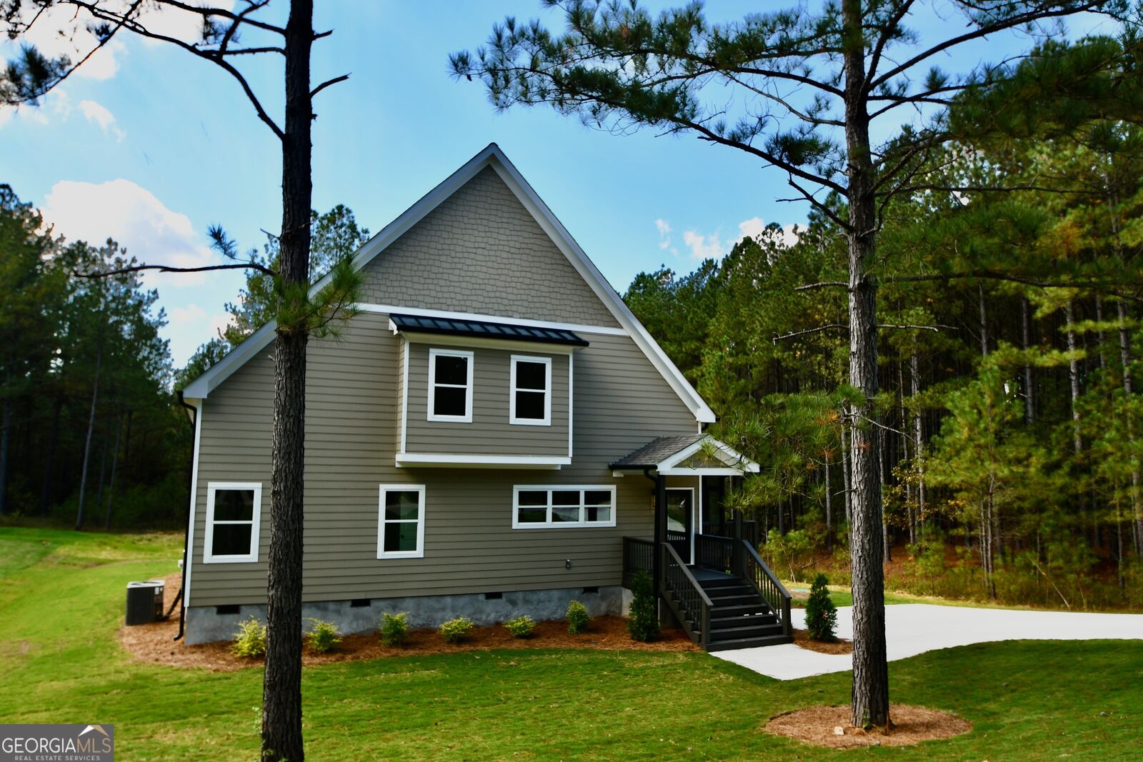 Property Photo:  1198 Sunset Cove  GA 30668 