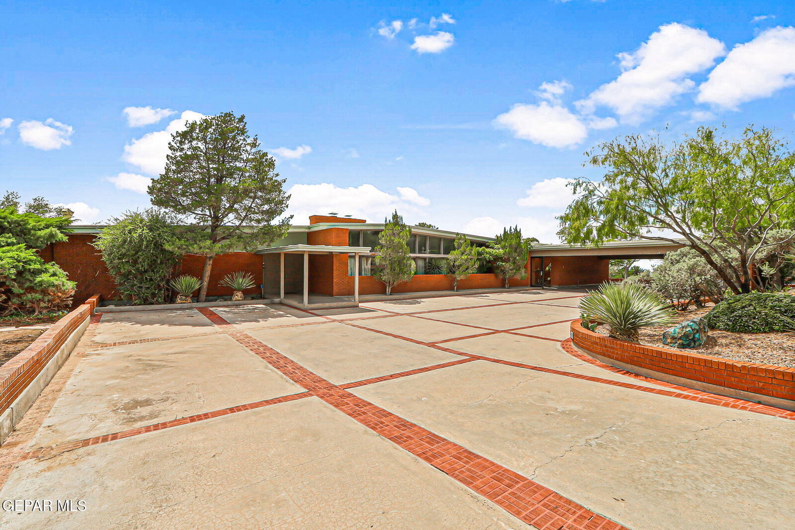 Property Photo:  1209 Thunderbird Drive  TX 79912 