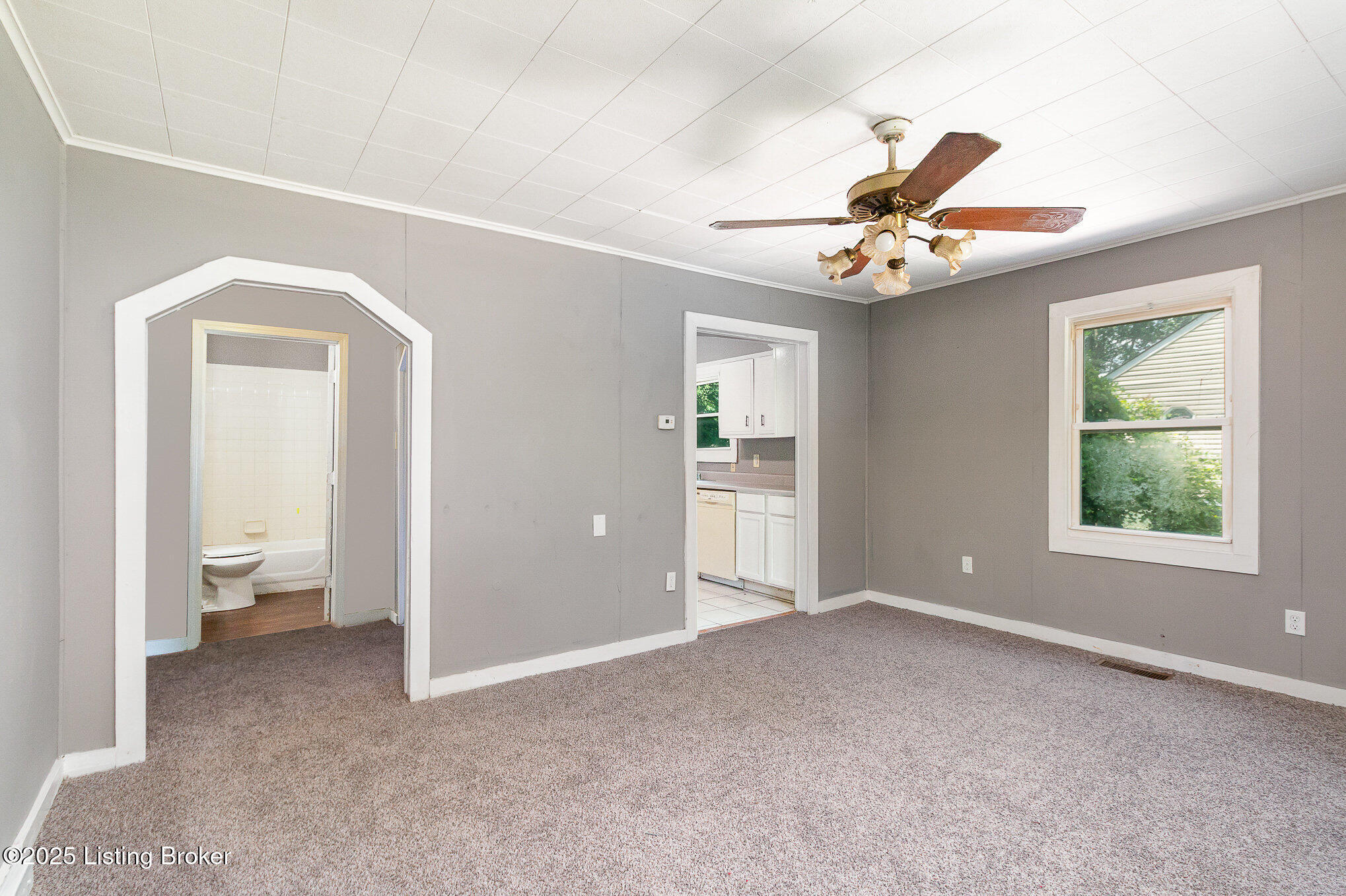 Property Photo:  1202 S Park Rd  KY 40118 