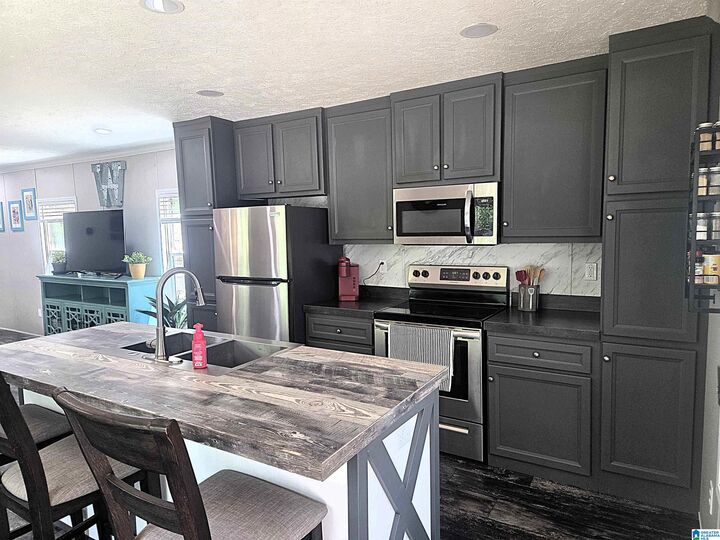 Property Photo:  600 Dogwood Estates Road  AL 35125 