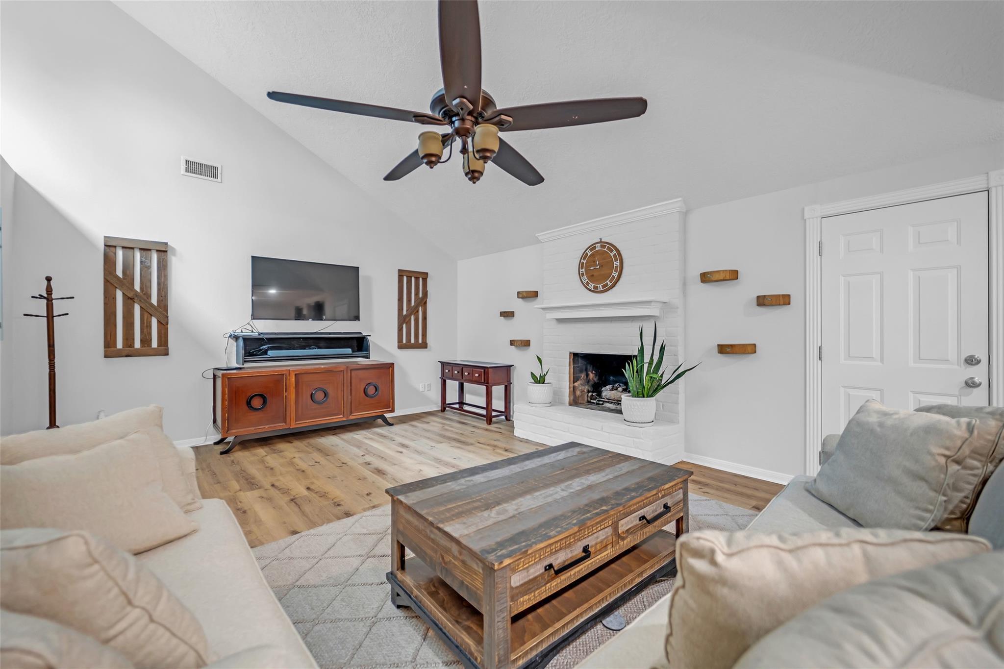 Property Photo: 1018 Apache Falls Drive TX 77450