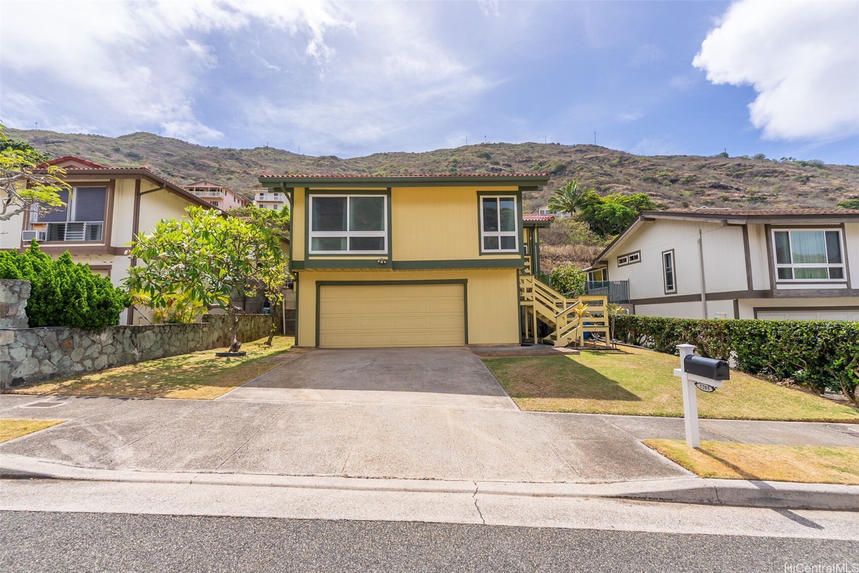 Property Photo: 1205 Lunalilo Home Road HI 96825