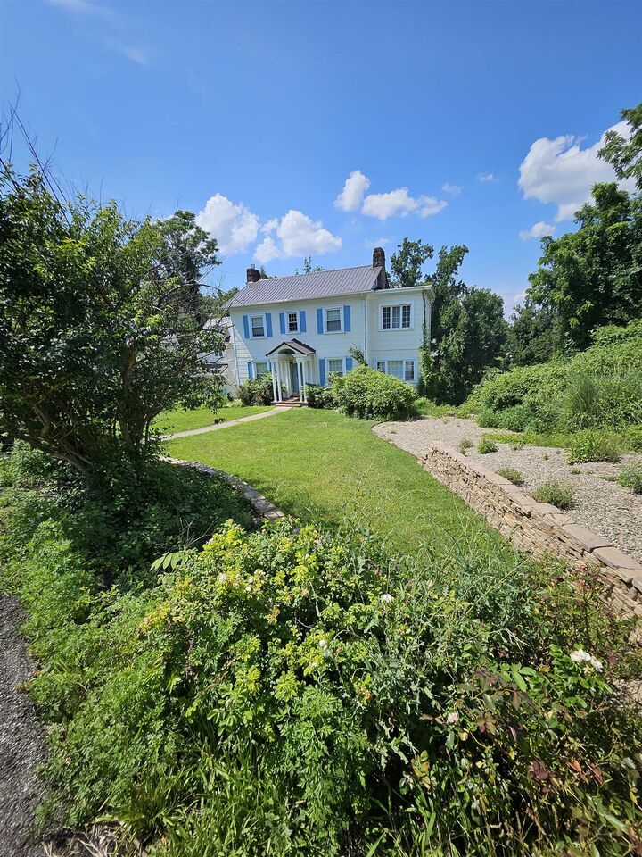Property Photo:  1405 Ravinia Road  WV 25314 