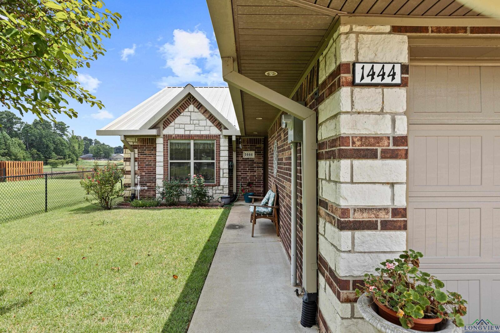 Property Photo: 1444 Garner Ln TX 75605