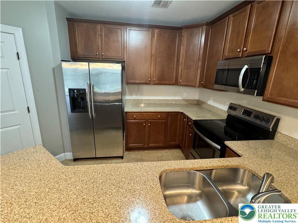 Property Photo: 1169 Meadow Lark PA 18015