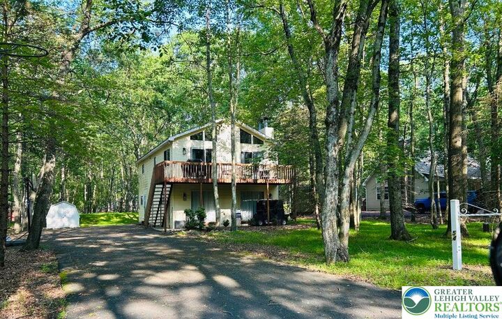 Property Photo: 54 Spencer Lane PA 18210