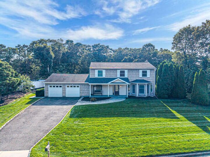 16 Griffin Drive  Mount Sinai NY 11766 photo