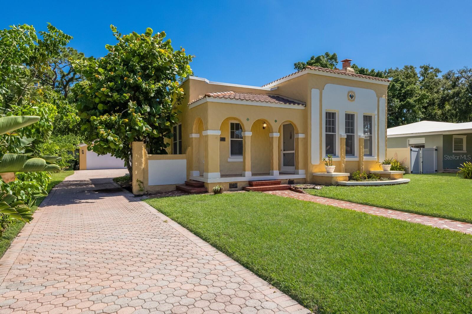 Property Photo: 455 Acacia Drive FL 34234