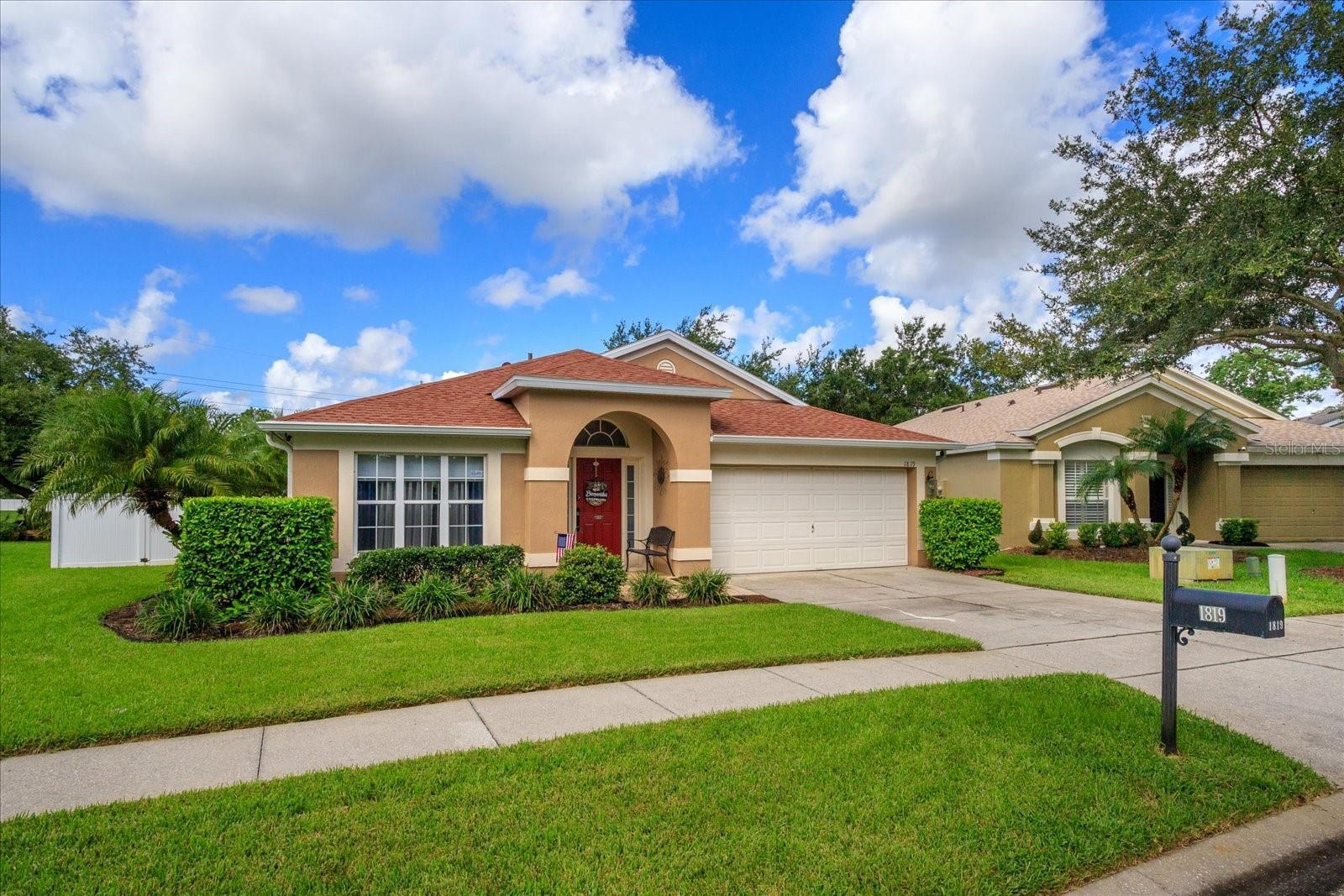 Property Photo: 1819 Laurel Brook Loop FL 32707