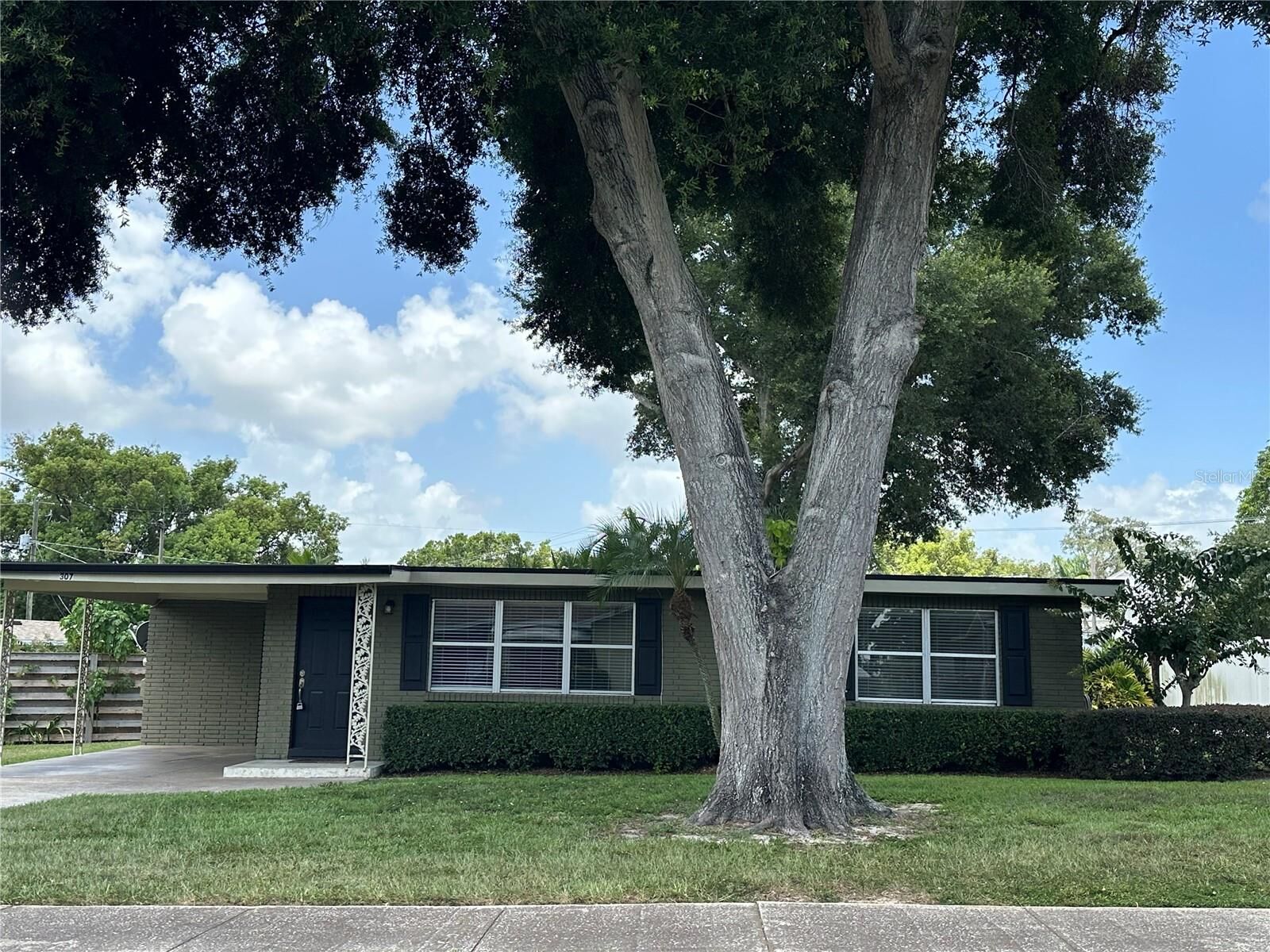 Property Photo:  307 Bay Street  FL 33823 