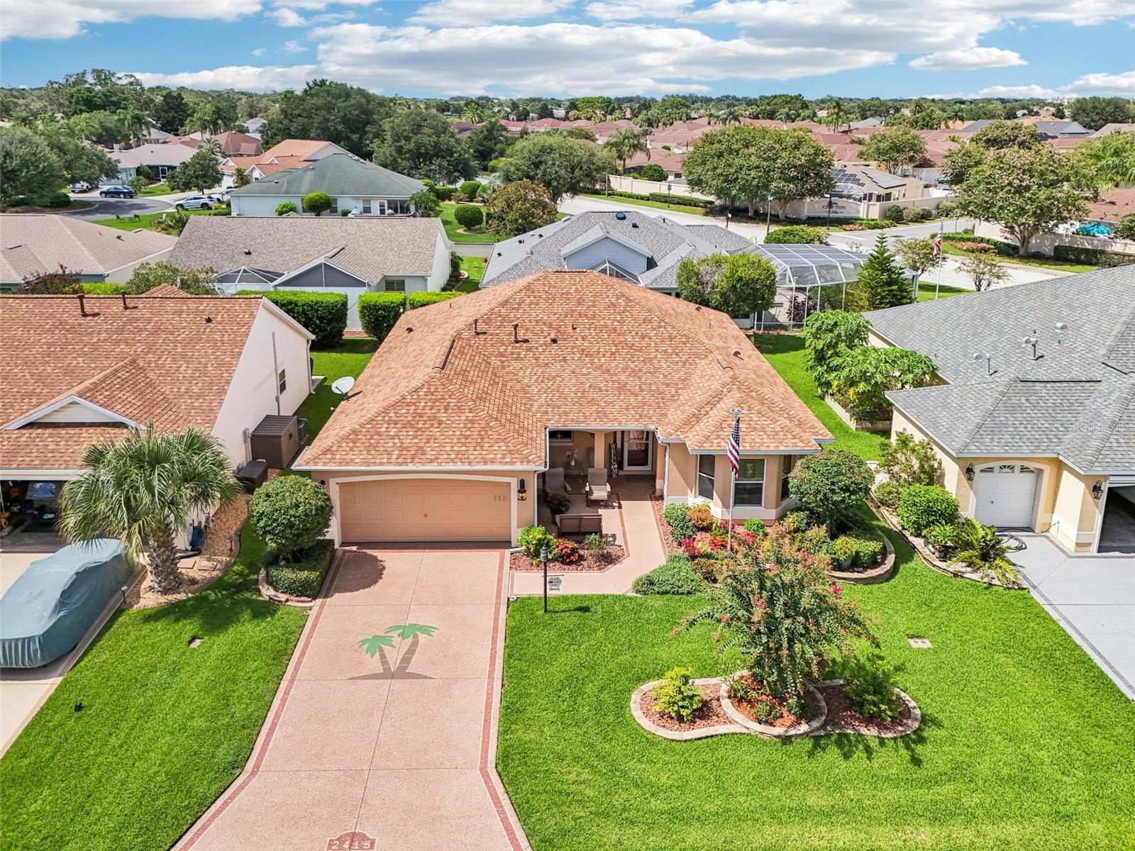 Property Photo: 2415 Morven Park Way FL 32162