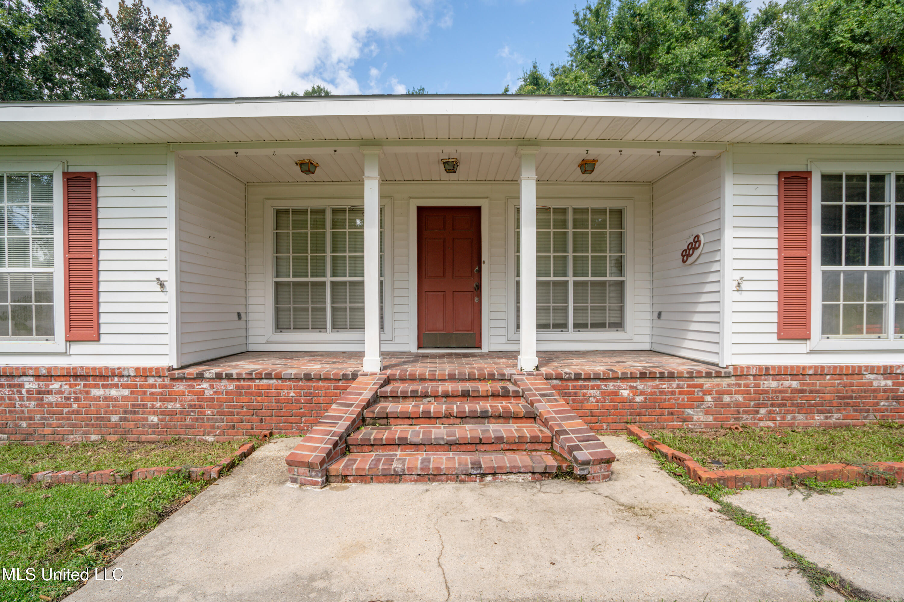 Property Photo: 888 Manoo Street MS 39525