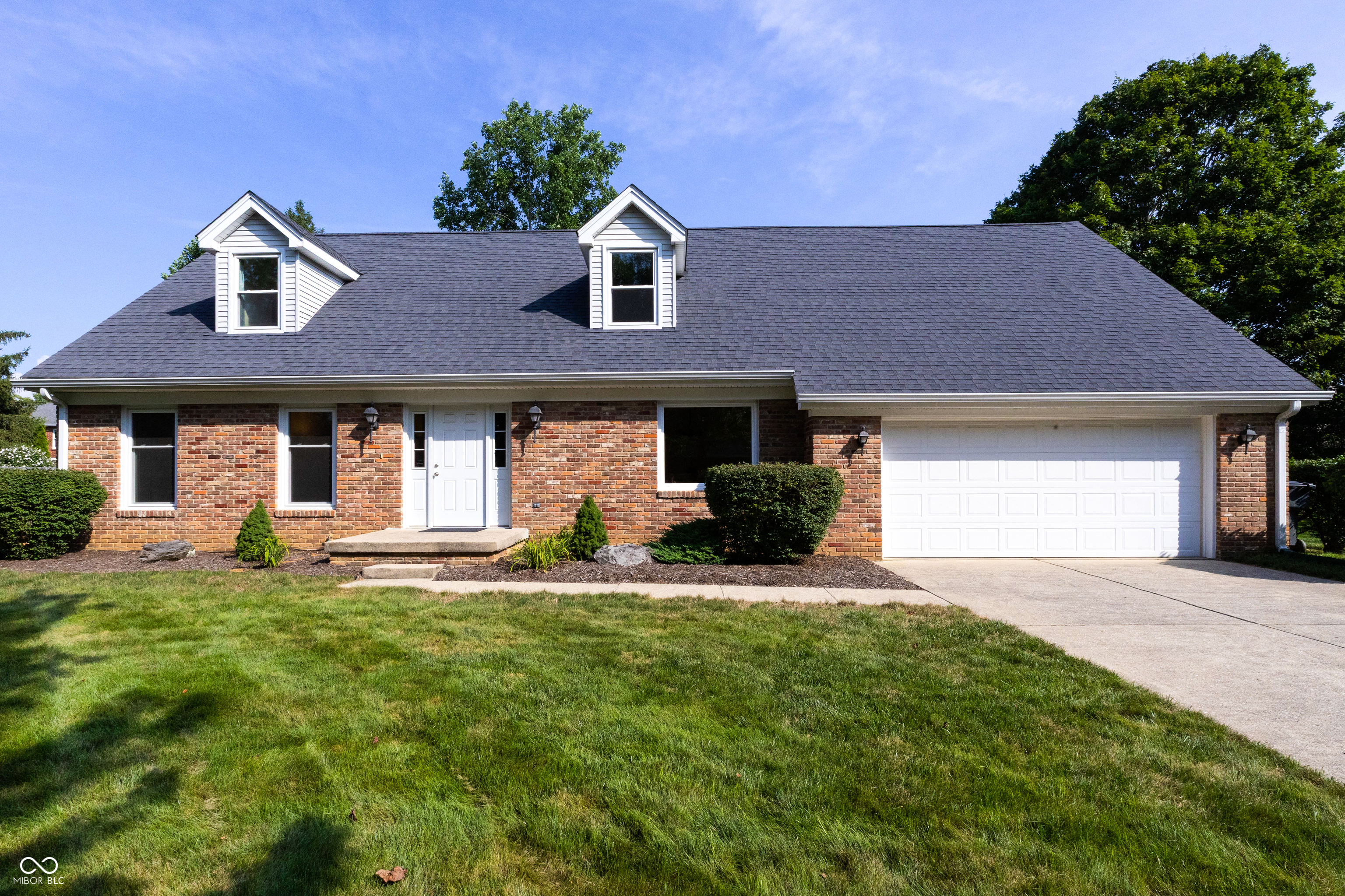 Property Photo: 1036 Goldfinch Road IN 47203