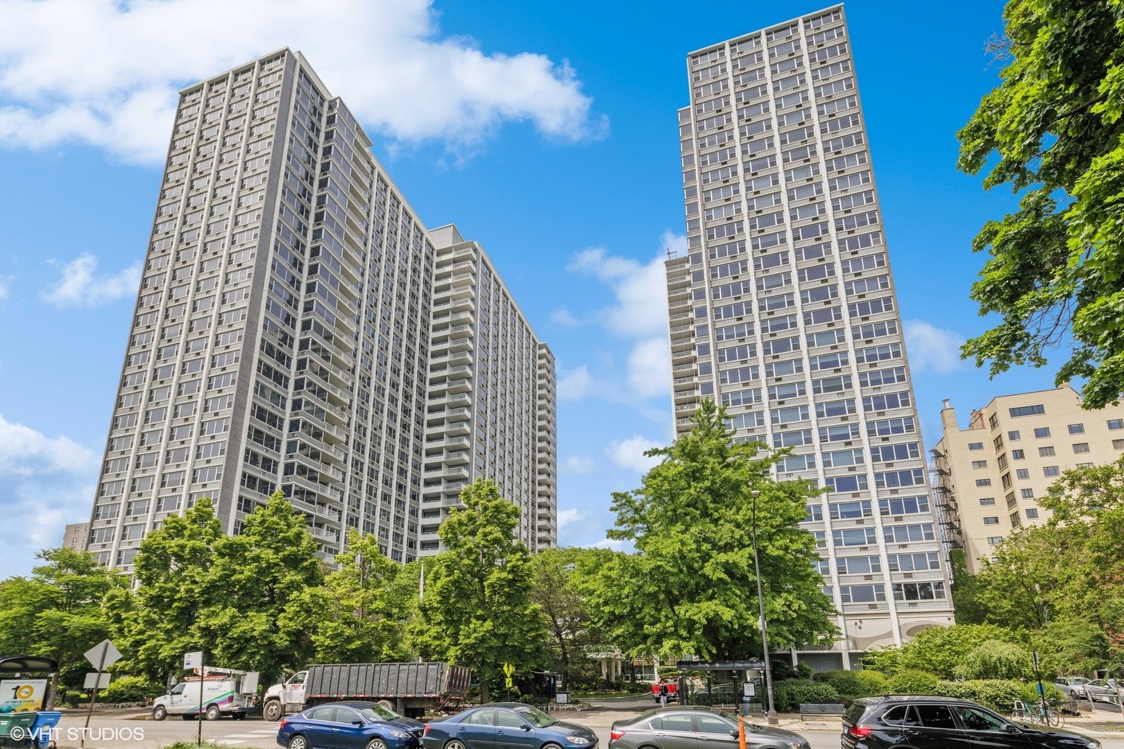 Property Photo: 4250 N Marine Drive 1803 IL 60613