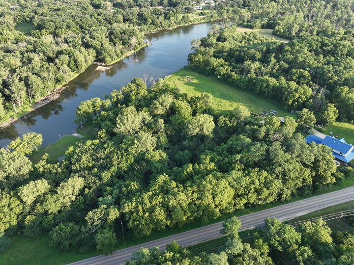 Property Photo: Xx S Bluff Road IL 61080