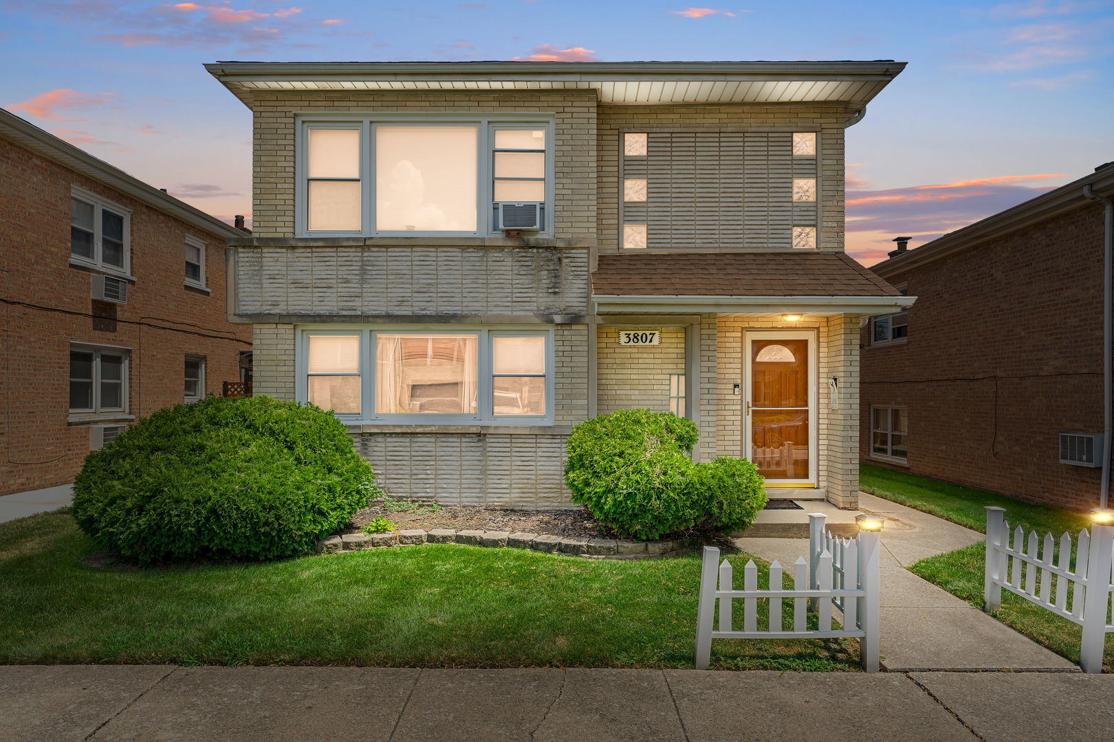 Property Photo: 3807 Scoville Avenue IL 60402
