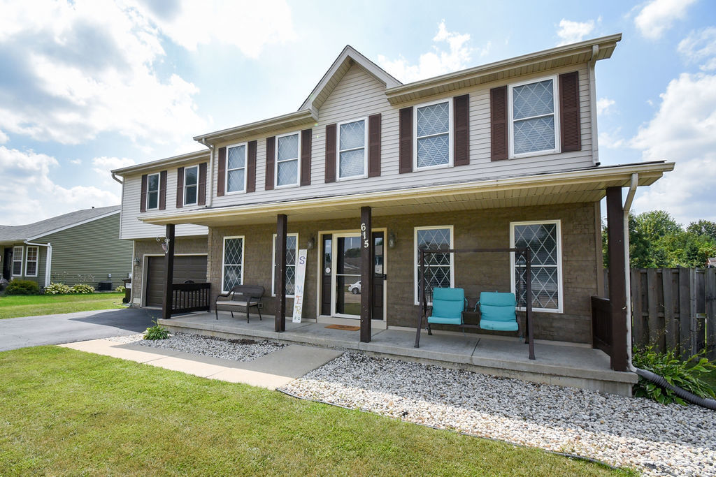 Property Photo: 615 Cartwright Trail IL 60050