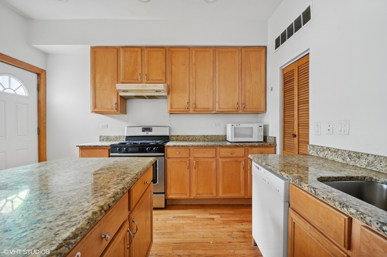 Property Photo:  2336 W Taylor Street 2  IL 60612 
