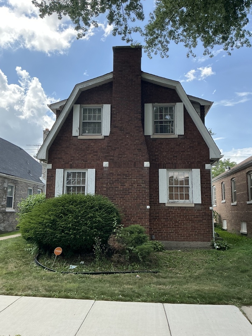 Property Photo: 12220 S La Salle Street IL 60628