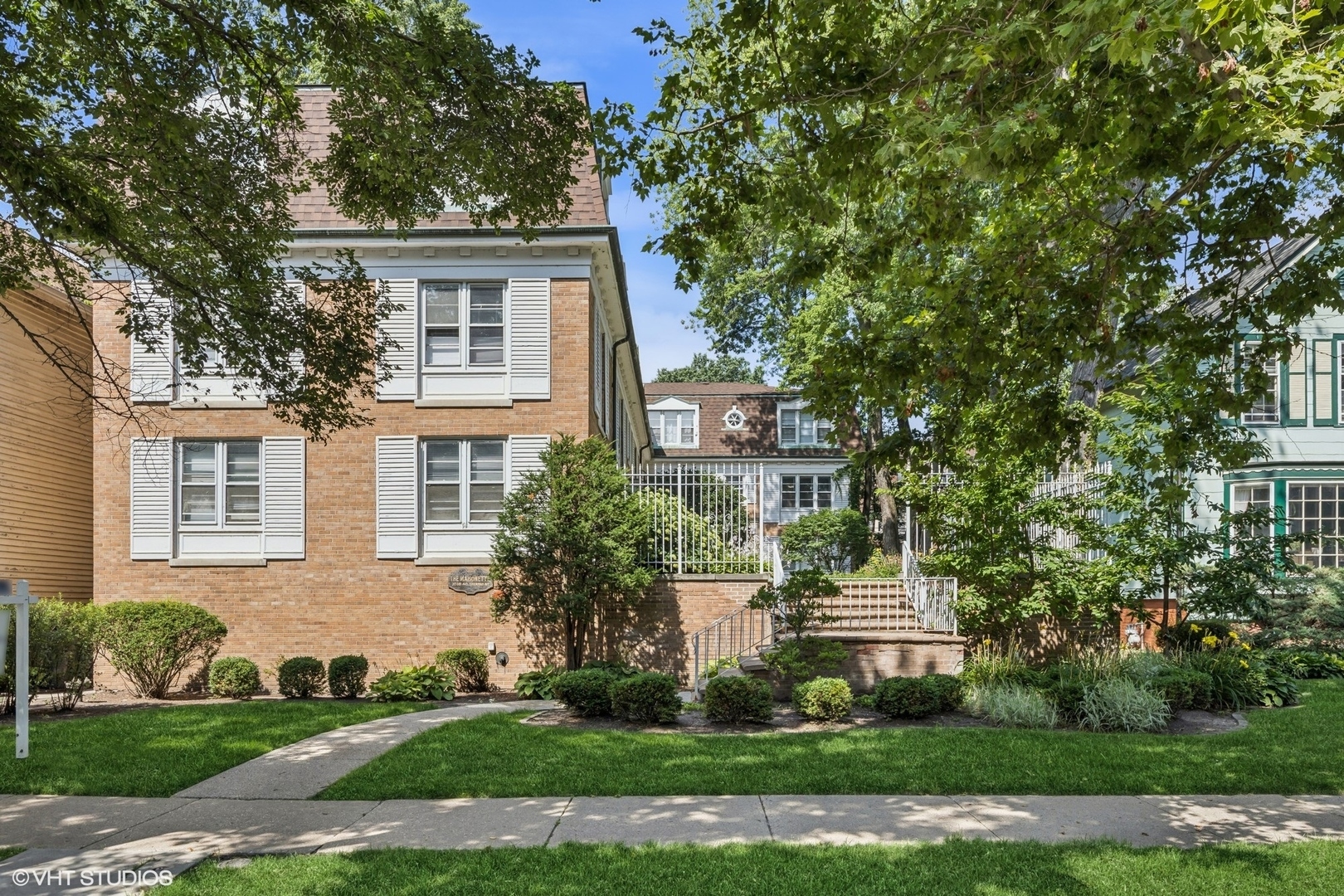 Property Photo: 2040 Sherman Avenue 2D IL 60201