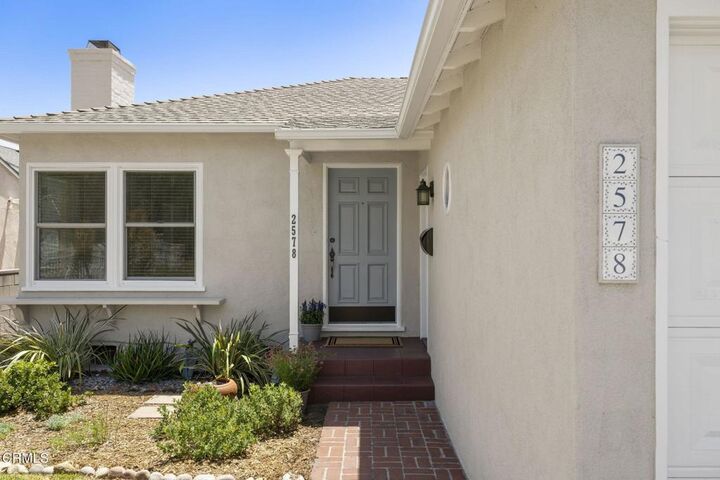Property Photo:  2578 New York Drive  CA 91001 