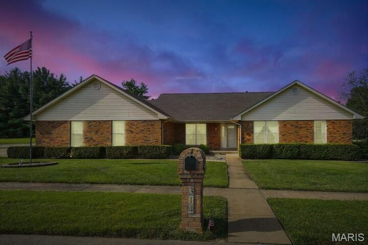 Property Photo:  314 Briartree Lane  MO 63129 