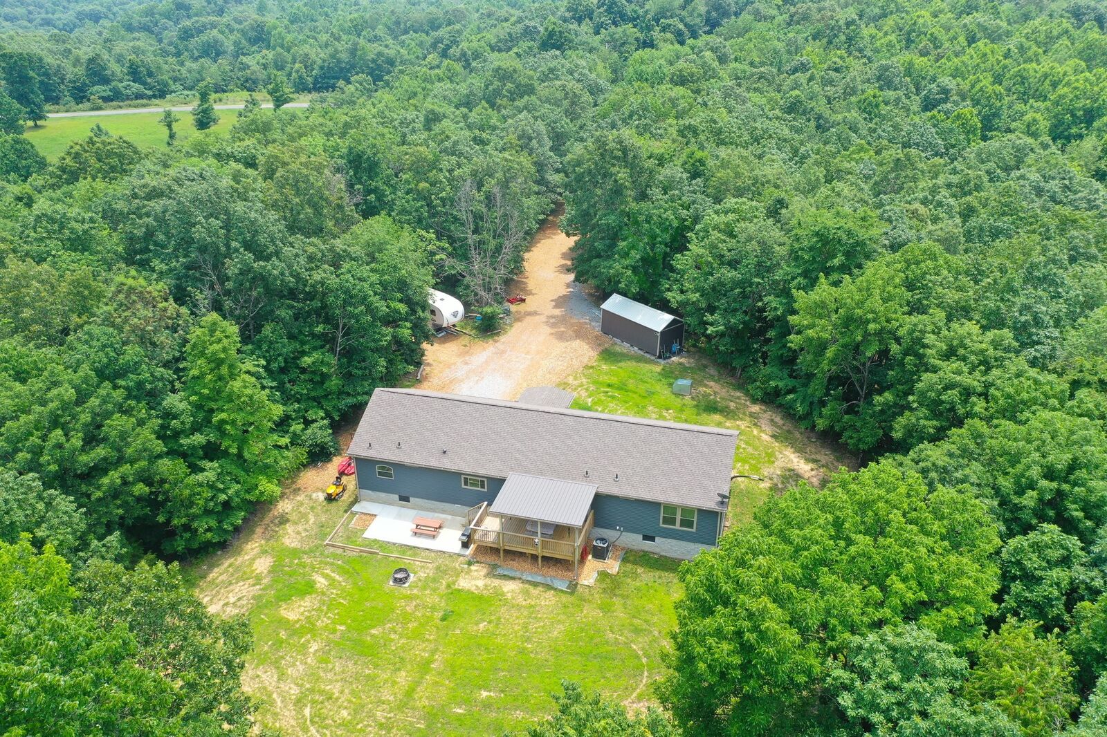 Property Photo: 212 Skyline Rdg TN 37058