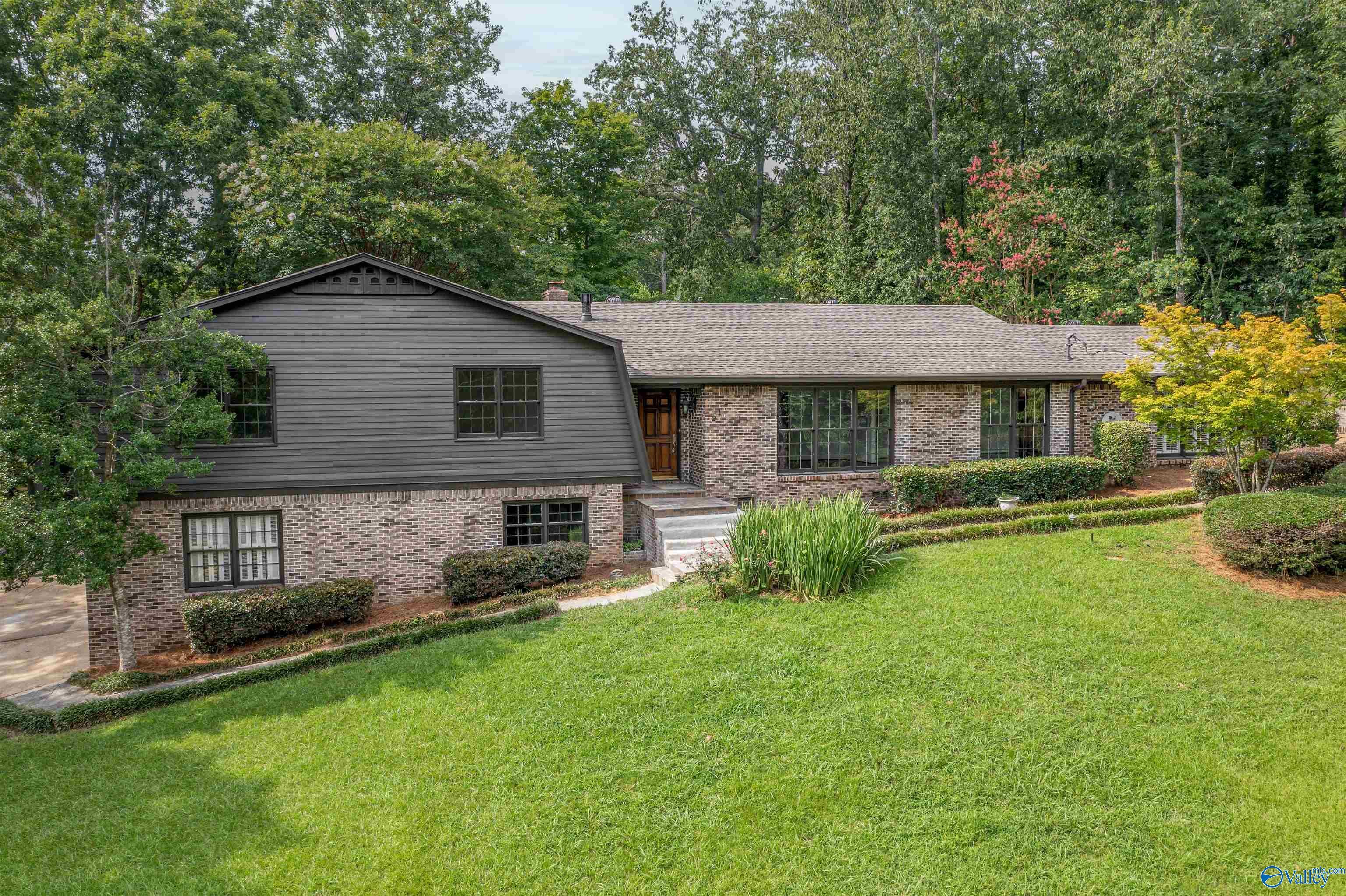Property Photo: 217 Merit Circle AL 35901