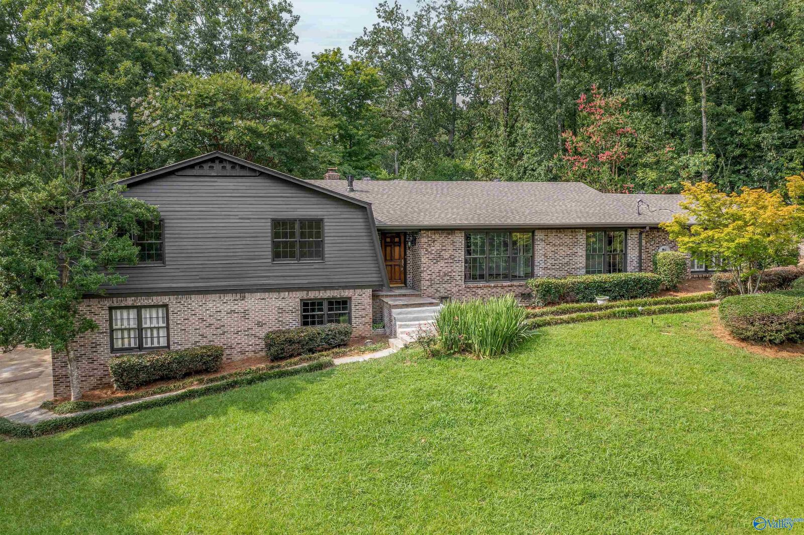 Property Photo:  217 Merit Circle  AL 35901 