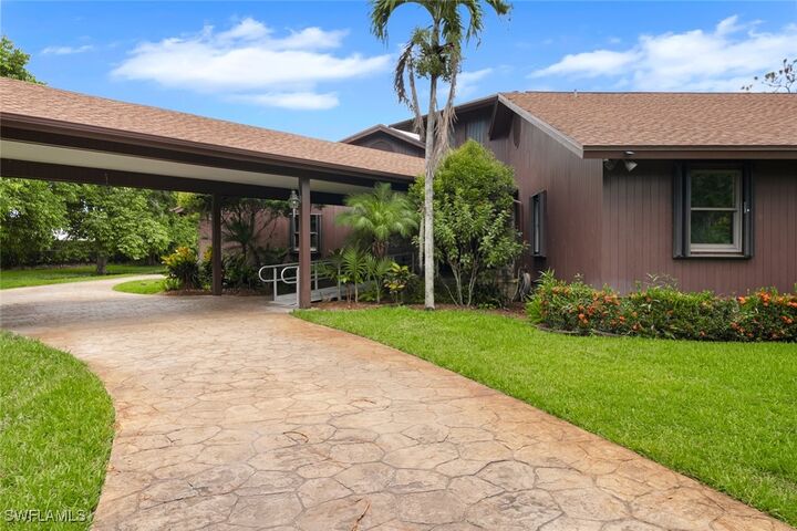 Property Photo:  117 North Street  FL 34108