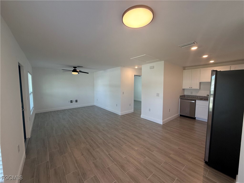 Property Photo:  915 Graystone Avenue  FL 33974 