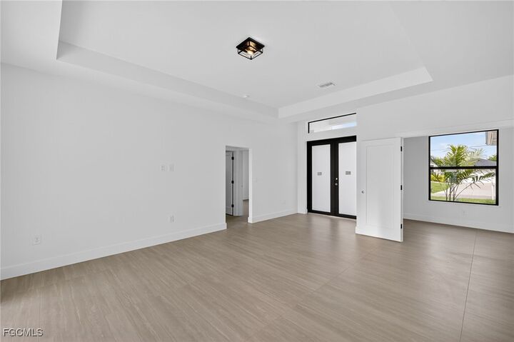 Property Photo: 1020 Chapel Avenue E FL 33971