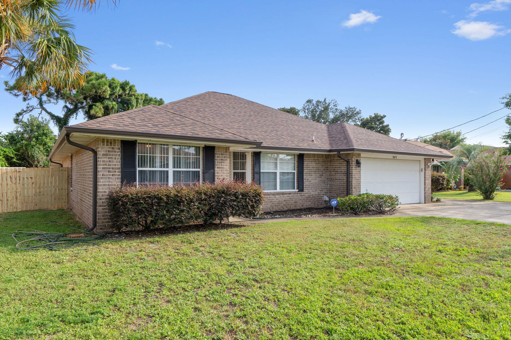 Property Photo: 7613 Marthas Way Way FL 32566