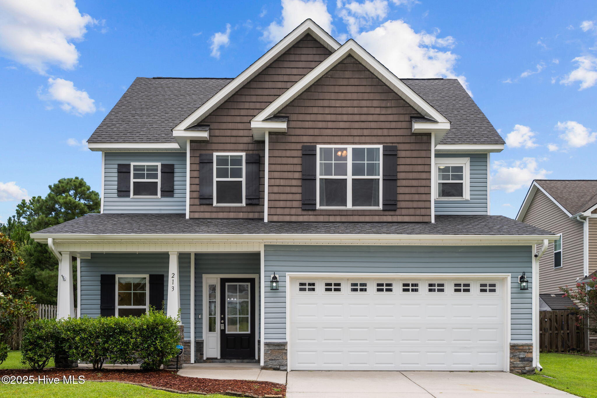 Property Photo: 213 Admiral Court NC 28460