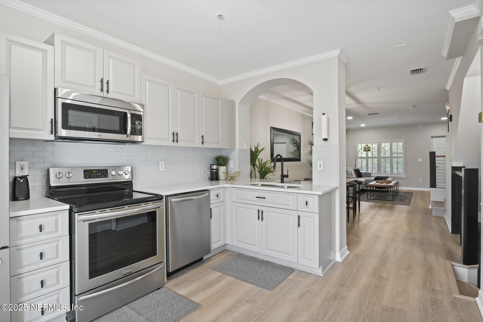 Property Photo:  509 N Market Street  FL 32202 