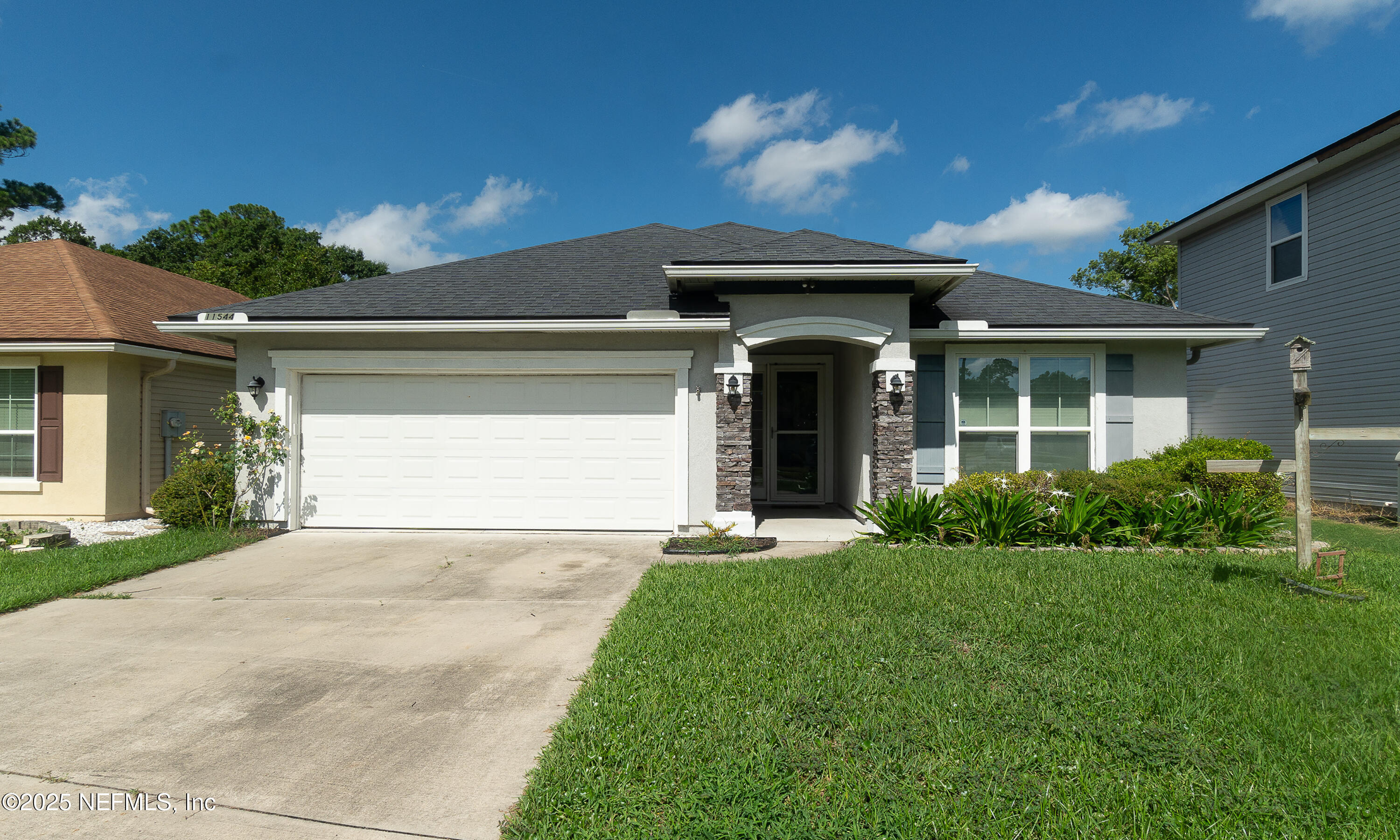 Property Photo:  11544 Dunforth Cove Drive  FL 32218 