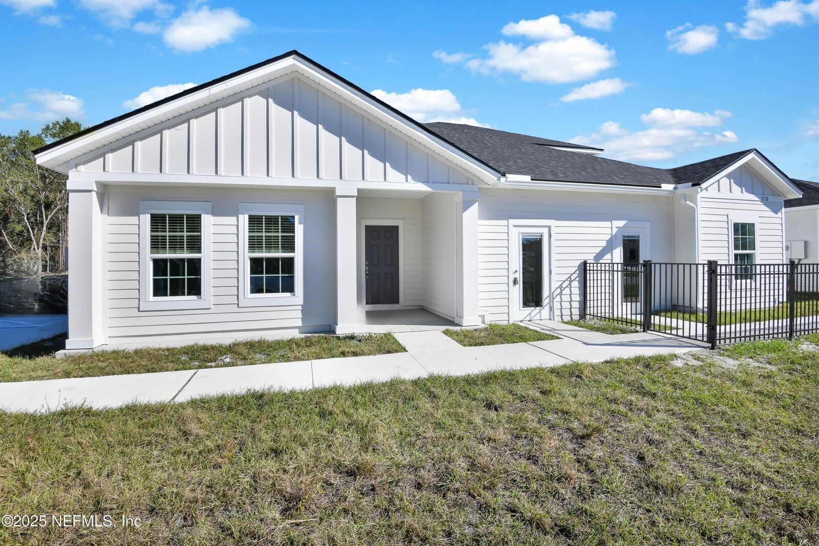 Property Photo:  3667 Belstead Way  FL 32065 