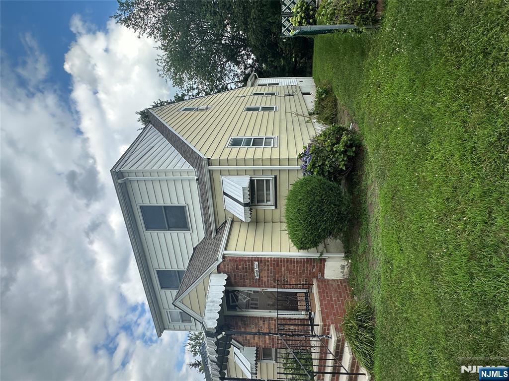 Property Photo:  31 Cross Street  NJ 07631 