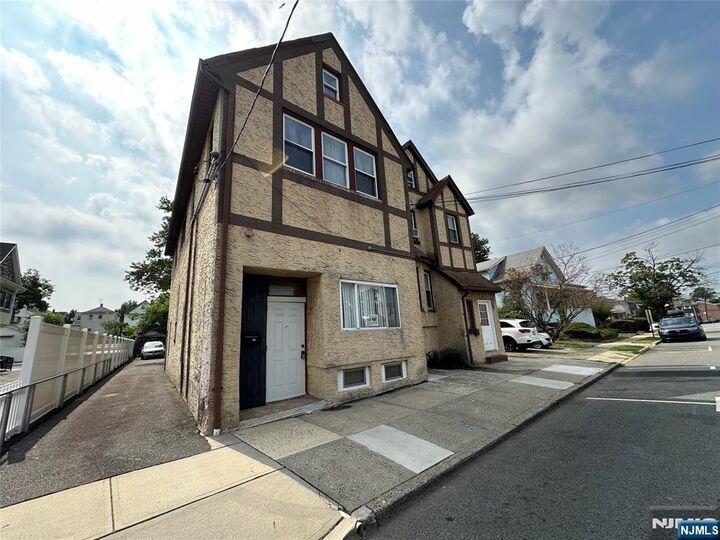 Property Photo:  54 Stuyvesant Avenue  NJ 07071 