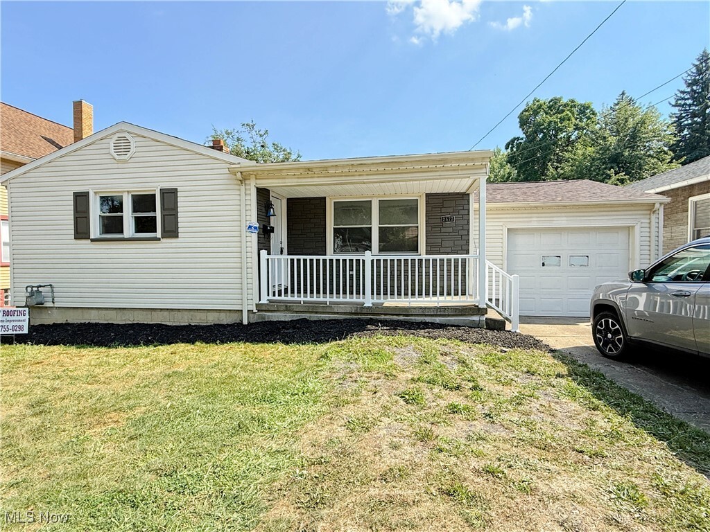 2577 E Midlothian Boulevard  Struthers OH 44471 photo