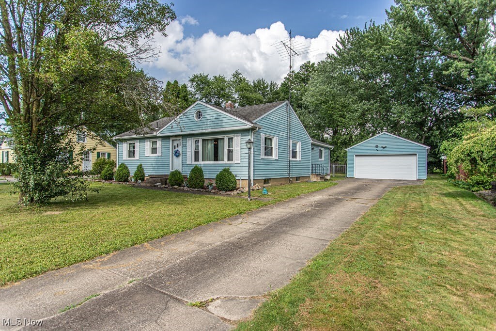 Property Photo: 5152 Alva Avenue NW OH 44483