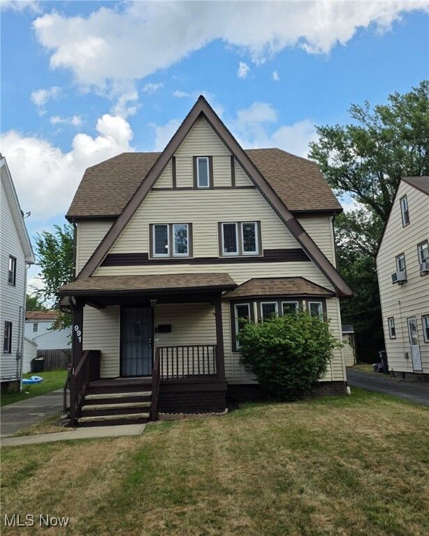 991 Helmsdale Road  Cleveland OH 44112 photo