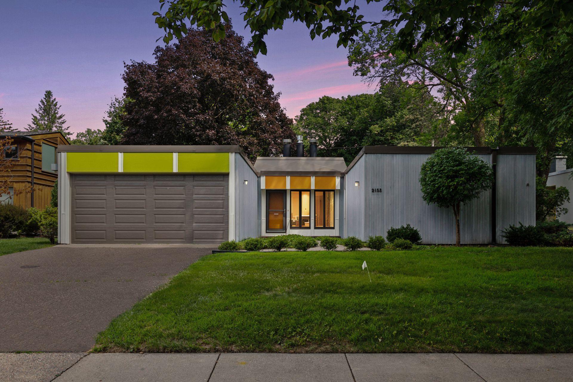Property Photo:  2153 Hoyt Avenue W  MN 55108 