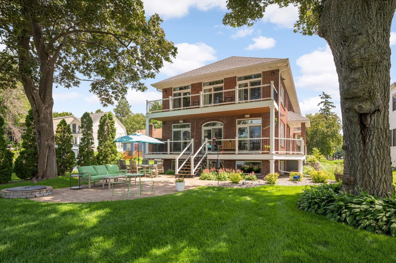 Property Photo:  3890 Sunset Drive  MN 55384 