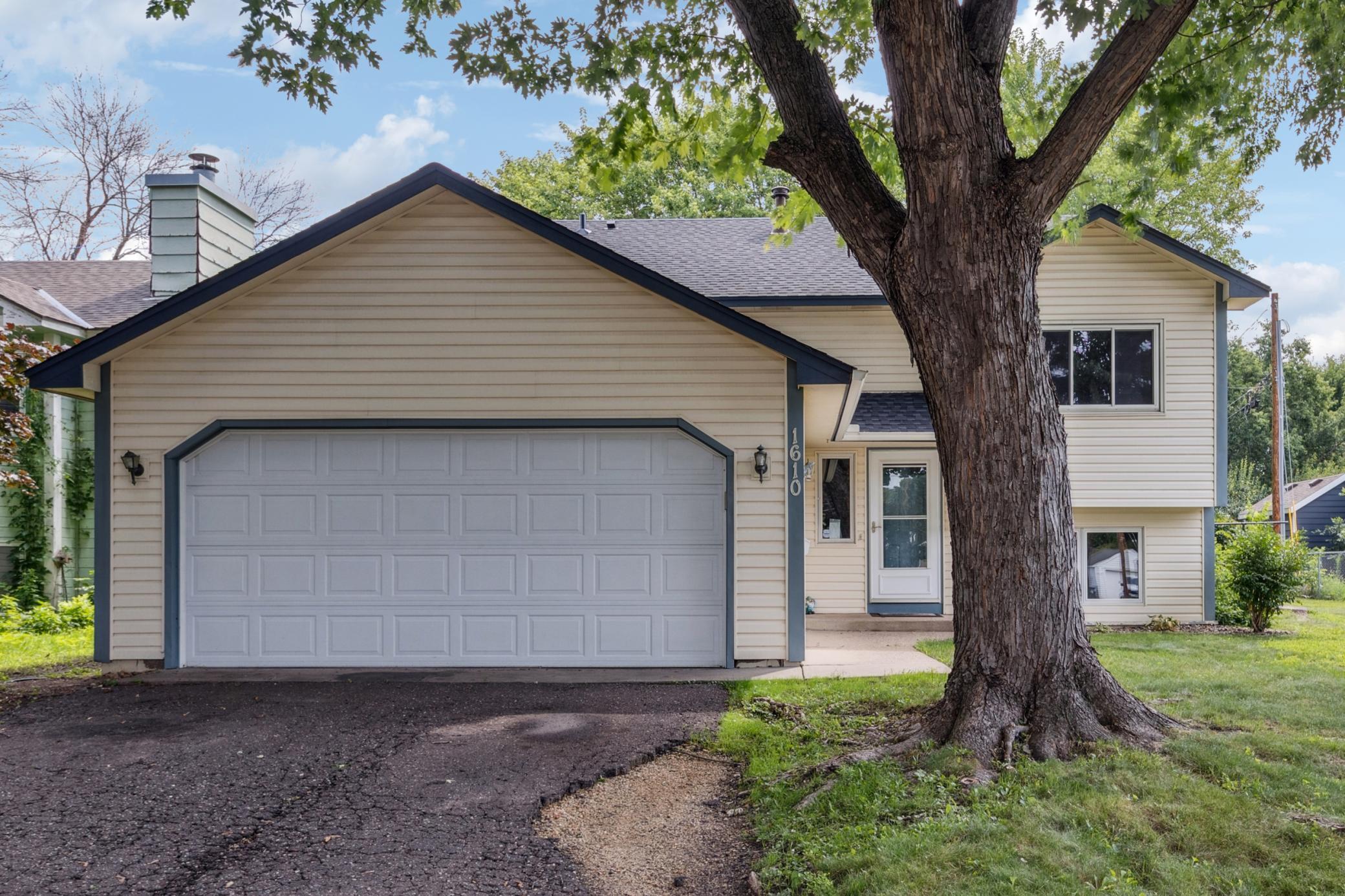 Property Photo: 1610 Victoria Street N MN 55117